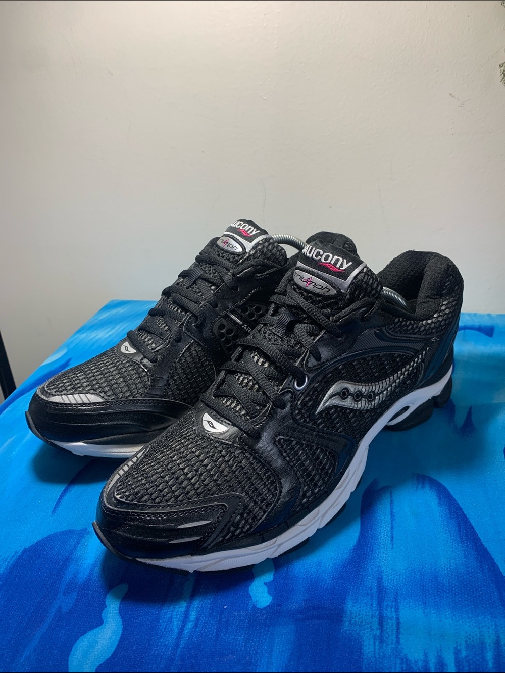 Saucony Triumph Arch-Lock Men's Athletic Running Shoes Sz 11